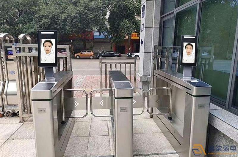 人臉識別門禁是怎么識別人臉圖像的呢？